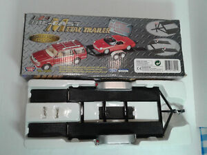 Motor Max 1:24 Scale DIECAST METAL CAR TRAILER Collector's Edition