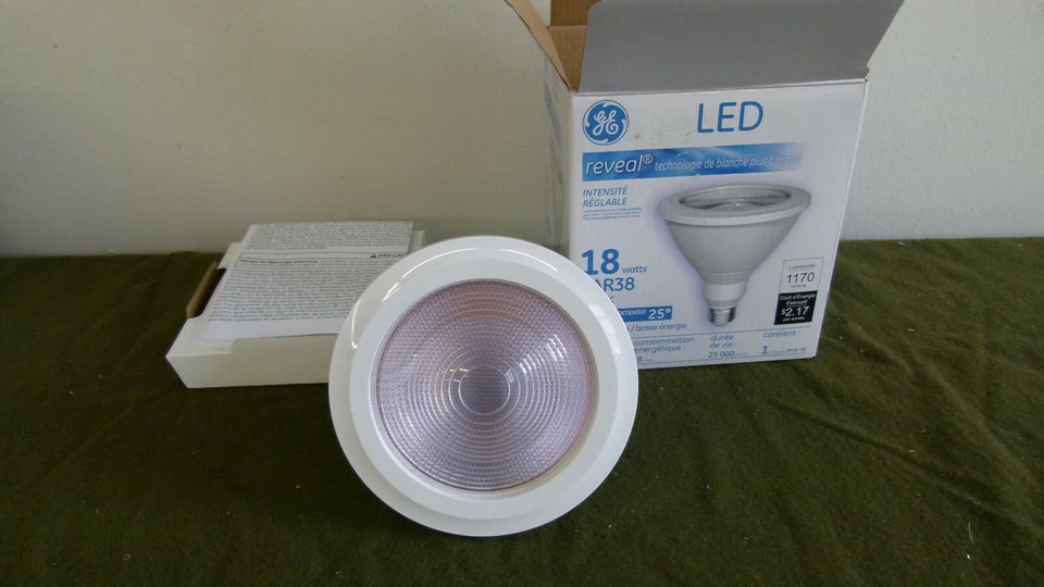 GE 31301 - Reveal LED Dimmable Flood Light Bulb LED18D38WW930/25 - Image 1 of 4