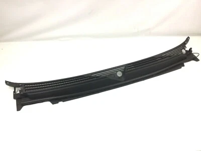 2007-2014 Chevrolet Tahoe GMC Yukon Center Air Inlet Wiper Cowl Panel Grille OEM - Image 1 of 4