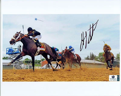 Foto firmada por Gary Stevens de 8x10 a bordo de OXBOW Preakness Stakes HOF Jockey GAI Foto 1 de 2