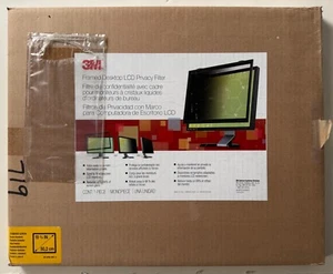 3M LCD Privacy Filter - Fits Standard Screen LCD Monitors 18.1"-19" (square/4:3) - Picture 1 of 4