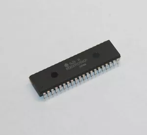 Hitachi HD637B05V0P MCU microcomputer IC DIP40 - New Old Stock tubed - Picture 1 of 4
