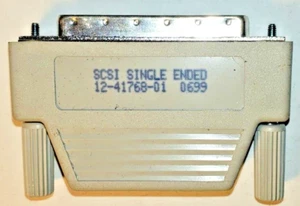 Amphenol SCSI Modulo Terminator estremità singola 68 pin LVD/SE 12-41768-01 P/N 46172 - Foto 1 di 4