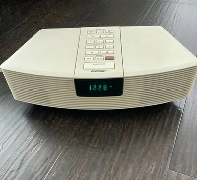 Sistema de radio despertador Bose Wave modelo AWR1W1 AM FM sin control remoto Foto 1 de 4