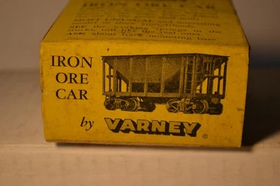 Coche de mineral de hierro calibre Varney HO. Sin decorar. Nuevo, en caja. Foto 1 de 3