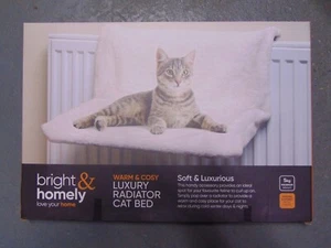Warm & Cosy Luxury Radiator Cat Bed Cream/Metal Frame 5Kg Maximum Weight - Picture 1 of 2