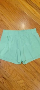 Athleta Girl Heart the Hustle 2.5" Shorts XXL/16 Lime Green Zip Pocket Logo - Picture 1 of 3