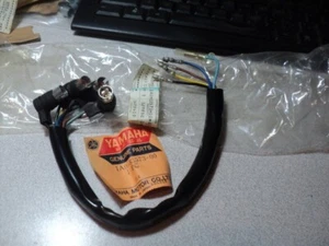 1976-77 YAMAHA RD400 RD 400  SOCKET CORD ASSY 3  NOS OEM  1A0-83573-00 - Bild 1 von 10