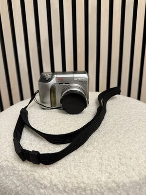 Olympus C-730 Ultra Zoom mit Zoom Lens AF 5.9-59mm 1:2.8-3.5 3.2 MP Camedia ! - Bild 1 von 4