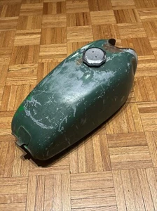 Vintage British (?) Motorcycle Green Fuel Tank - Picture 1 of 17