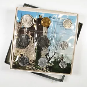 SAN MARINO Serie annuale 1977 con 500 Lire in argento - Picture 1 of 2