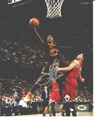 Foto a color 8X10 firmada a mano de Iman Shumpert "Cleveland Cavaliers" certificado de autenticidad Foto 1 de 2