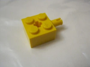 Lego (1) Yellow 2x2 Brick With One Side Axle Pin, 6232 (028-269) - Picture 1 of 1