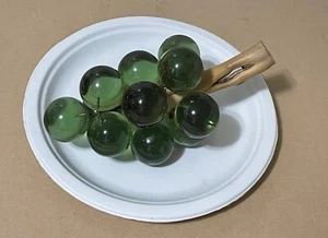 Vintage Lucite Grape Cluster Wine Decor Large Green Grapes Display - Picture 1 of 3
