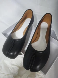 Ballerine piatte Maison Margiela Tabi taglia US7,5 pelle nera - Foto 1 di 5