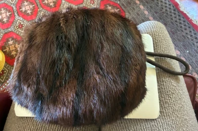 Antiguo manguito de piel de visón vintage calentador de manos con bolsillo con cremallera y correa de muñeca  Foto 1 de 4