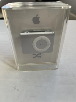 Apple iPod Shuffle 2nd Generation 1GB Silver - New - Image 1 of 4