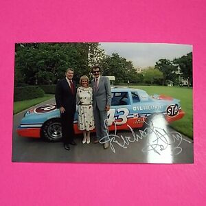 Signed - Richard Petty NASCAR Autograph Photograph 5x3 - Silver ink auto