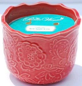 "Red Apple & Fir" Pionierin Damen Floral Lace 3-Docht geprägte Keramik Kerze - Bild 1 von 5