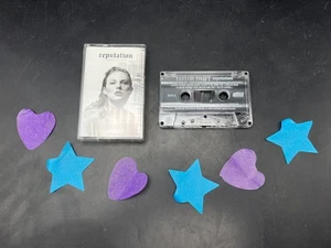 AUTHENTIC Taylor Swift Reputation Cassette Limited Urban Outfitters Exclusive - Foto 1 di 5