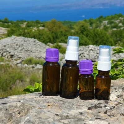 Óleo essencial de lavanda natural Hvar Croácia, tradicionalmente cultivado e produzido - Imagem 1 de 4