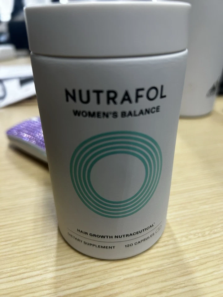 Suplemento dietético Nutrafol Balance crecimiento del cabello para mujer 120 cápsulas selladas Foto 1 de 3