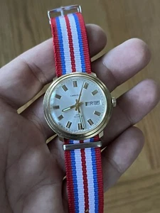 Vintage Funky 1973 Caravelle 11OTCB 16 Jewels Day Date Mechanical Winding Watch - Picture 1 of 16