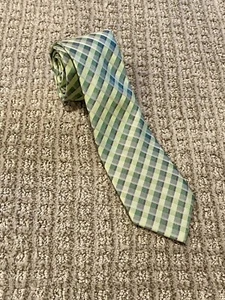 Calvin Klein grün karierte Herrenkrawatte 100 % Seide 3” x 59” gebraucht, in einwandfreiem Zustand - Bild 1 von 7