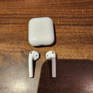 Apple AirPods 2 - Model A2031 - 2nd Generation - 1602 Charging Case - Tested - Picture 1 of 9
