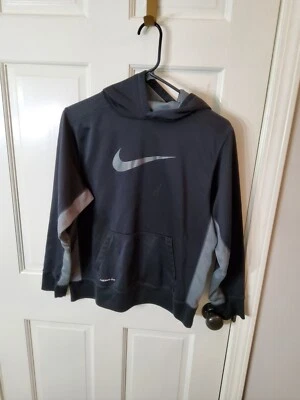Sudadera con capucha Nike Therma-Fit negra plateada XL grande logotipo NIKE para niños Foto 1 de 4