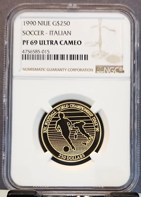 1990 NIUE GOLD 250 DÓLARES CAMPEONATO MUNDIAL DE FUTEBOL ITÁLIA NGC PF 69 ULTRA CAMEO - Imagem 1 de 3