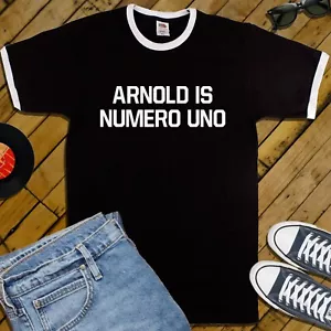 ANPASSBARES ARNOLD IS NUMBER UNO RINGER T-SHIRT (Dein Name Schwarzenegger) - Bild 1 von 4