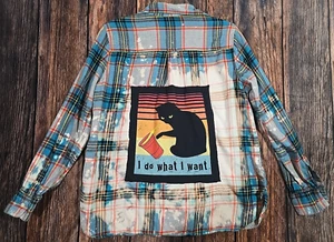 OOAK Upcycled Flannel Shacket Shirt Sarcastic Cat Distressed Applikation Humor Gr. L - Bild 1 von 11