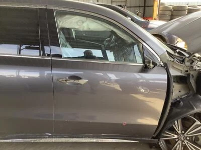 Conjunto de puerta delantera derecha usado se adapta a: Acura Mdx 2017 delantero derecho grado A Foto 1 de 4