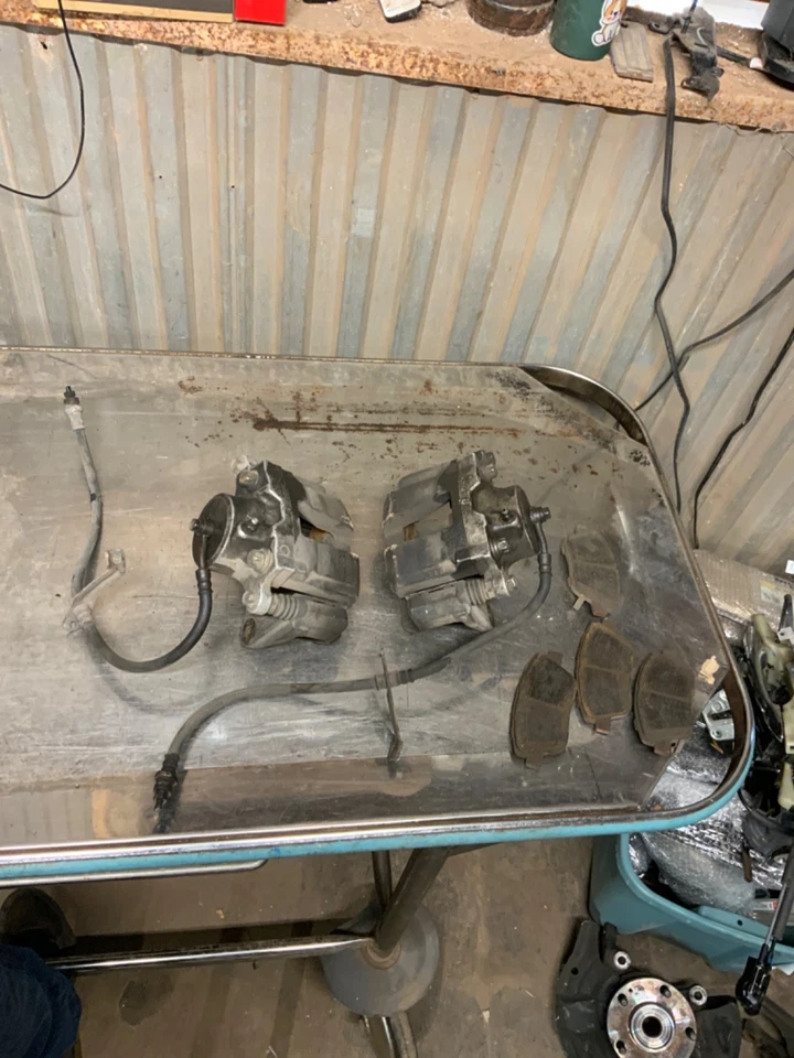 Pair Front Brake Calipers with Brackets for 2011 2012 2013 2014 Hyundai Sonata - Image 1 of 4