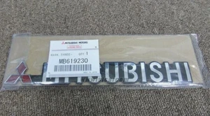 Logo emblema trasero original Mitsubishi Pajero MB619230 - Imagen 1 de 2