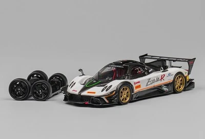 PAGANI Zonda Revolucion  - white - CM 1:64 - Photo 1/4