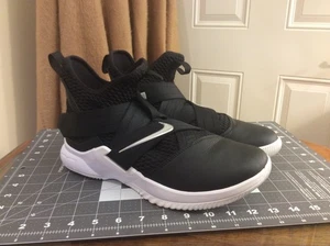 Nike (AT3872-001) LeBron Soldier Schwarz Turnschuhe Herren Basketballschuhe Größe 9,5 - Bild 1 von 12