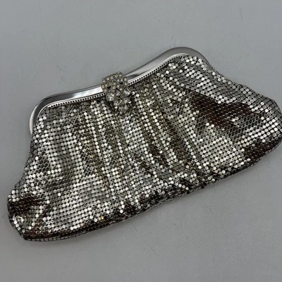 Cartera clutch de malla metálica Silver Whiting & Davis 2906 circa 1954 estrás 9" Foto 1 de 4