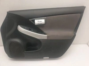 Toyota Prius 2015 montaje del panel de la puerta delantera del lado del pasajero - Imagen 1 de 12