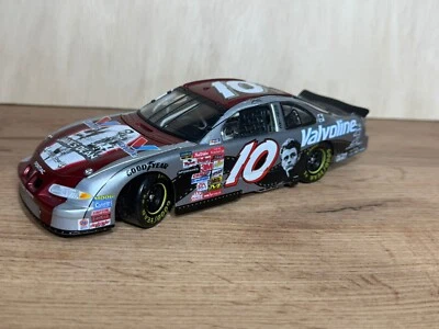 Johnny Benson #10 Valvoline James Dean 2001 Action 1:24 NASCAR Diecast Collectib - Image 1 of 4