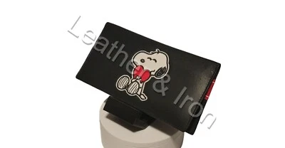 Funda de chequera de cuero con diseño de corazón Snoopy Foto 1 de 4