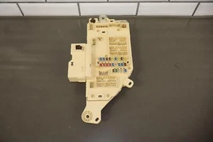 2005 Toyota Land Cruiser / LX470 Left Driver Dash Cabin Fuse Junction Box - Picture 1 of 15