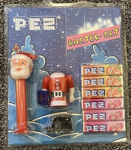 PEZ Santa Claus Bastel Set - Dispenser, Outfit, Candy - New on Euro Card Vintage - Picture 1 of 3