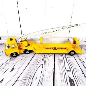 Vintage gelb Ertl Structo Haken & Leiter Feuerwehrauto 1966 Feuerwehrmann SELTEN - Bild 1 von 12