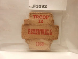 PETENWELL TROOP 12 1966 LEATHER NECKERCHIEF SLIDE F3292 - Picture 1 of 1