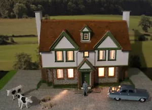 Farm House with lighting,"00" model railway building, diorama. - Picture 1 of 6