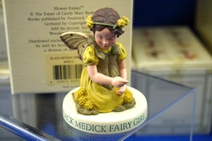 Cicely Mary Barker Flower Fairies #88914 Black Medick Girl Figurine #98 - Picture 1 of 9