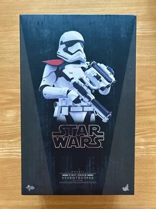 Hot Toys Star Wars MMS334 The Force Awakens First Order Stormtrooper Officer 1/6 - Picture 1 of 14