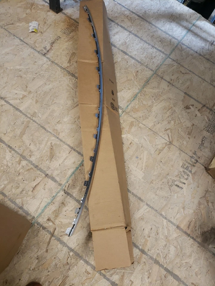 Parachoques trasero GM 20982426 2013-17 GMC Acadia moldeado fascia plateado V nuevo Foto 1 de 4